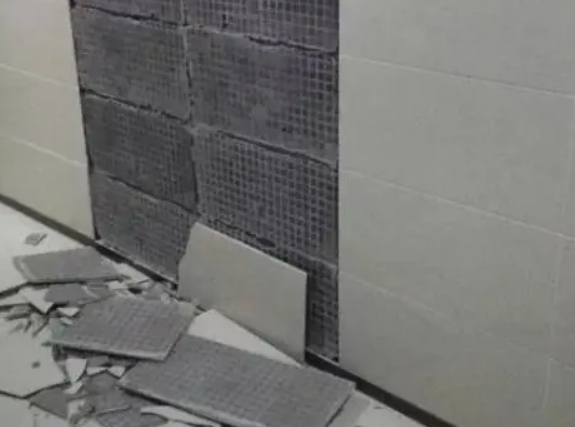 鲁甸瓷砖空鼓维修公司分享下鲁甸墙砖松动维修的知识